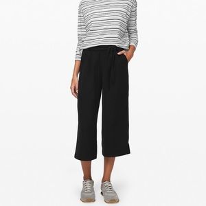 Lululemon Noir Crop Pants